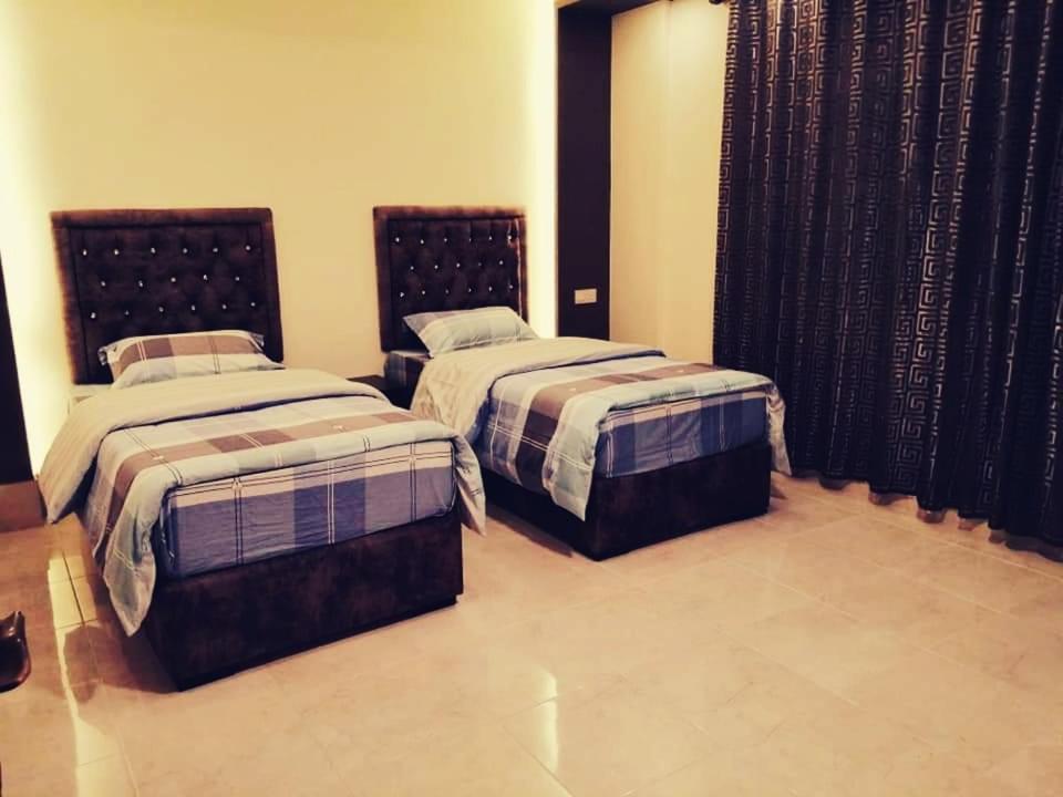 Al Riyati Hotel Apartments Акаба Экстерьер фото