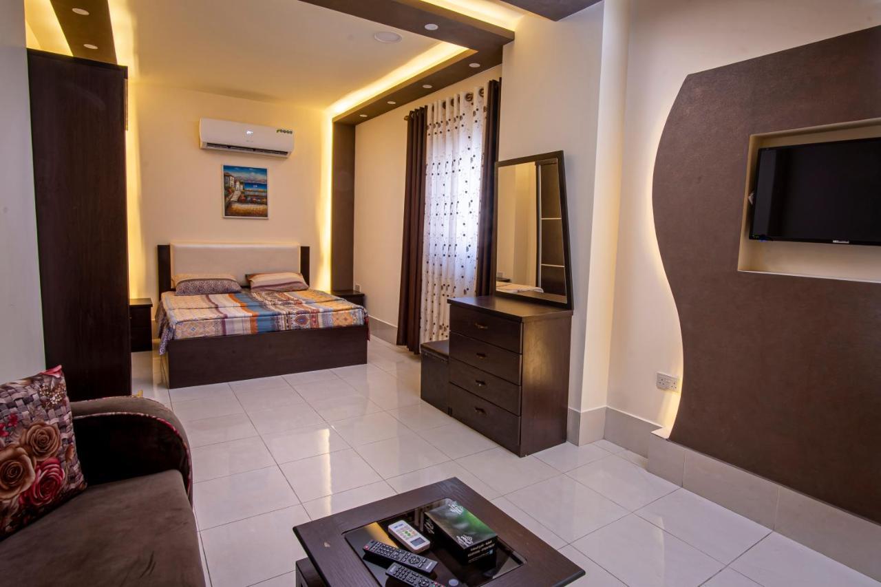 Al Riyati Hotel Apartments Акаба Экстерьер фото