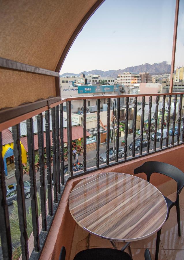 Al Riyati Hotel Apartments Акаба Экстерьер фото